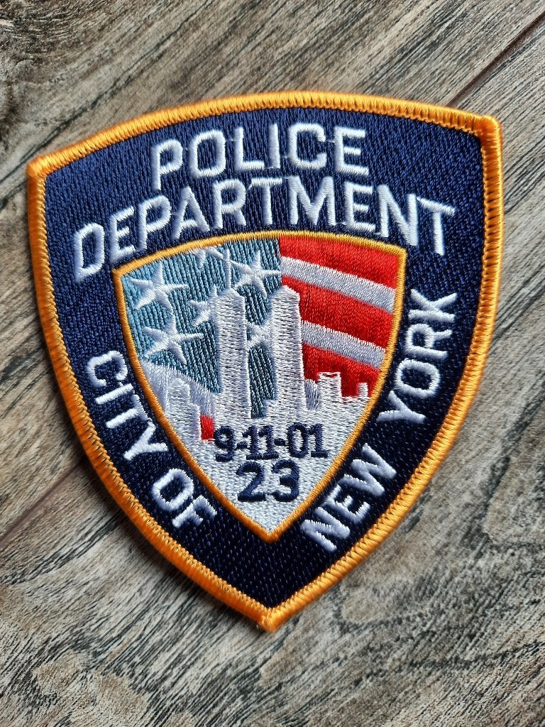 Embleem NYPD 9-11-01 23 Memorial Patch, Ophalen of Verzenden, Overige soorten, Amerika, Embleem of Badge