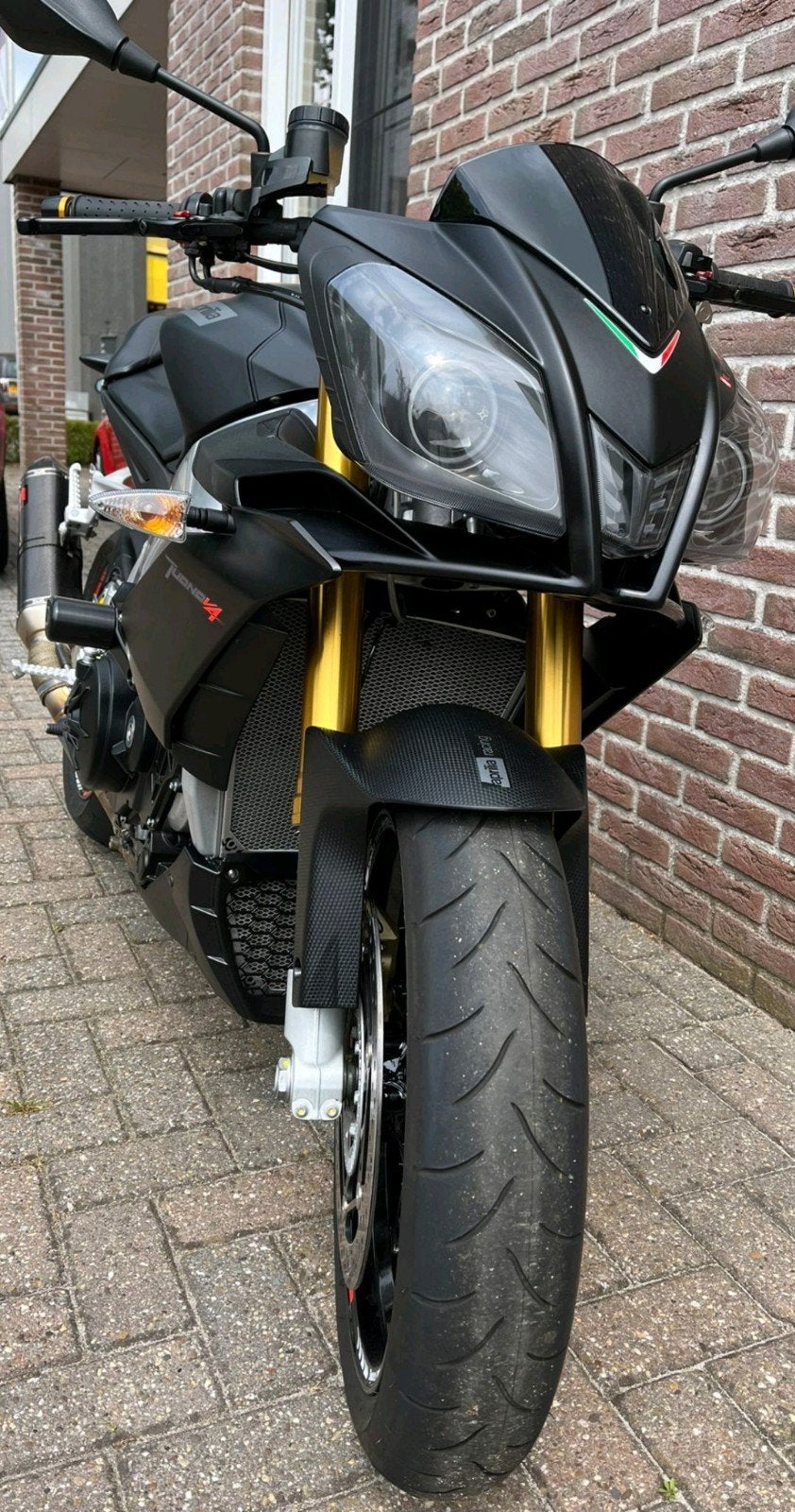 Aprilia tuono aprc, Ophalen