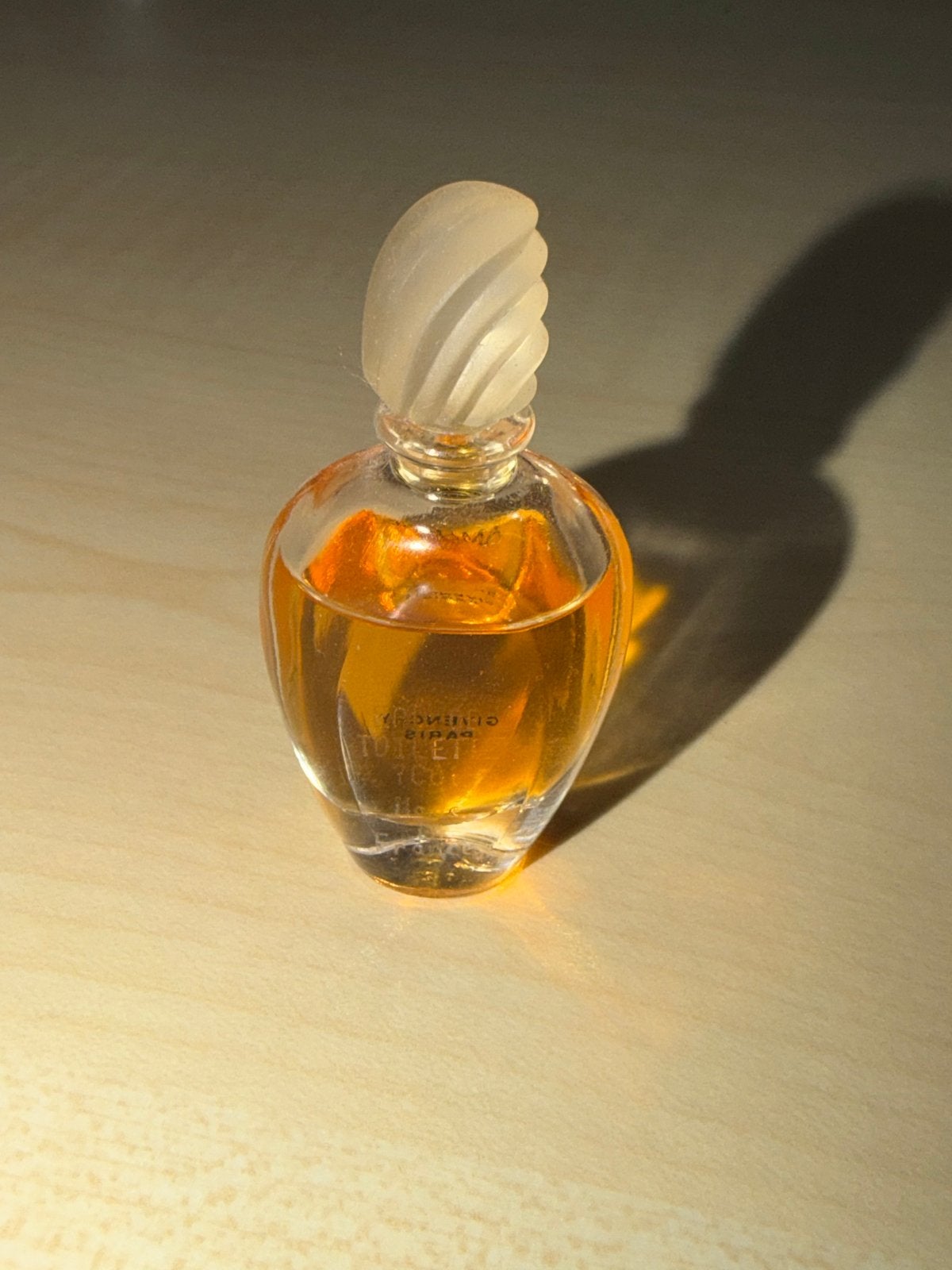 Givenchy Amarige Eau de Toilette Miniatuur 5 ml bijna vol, Ophalen of Verzenden, Zo goed als nieuw