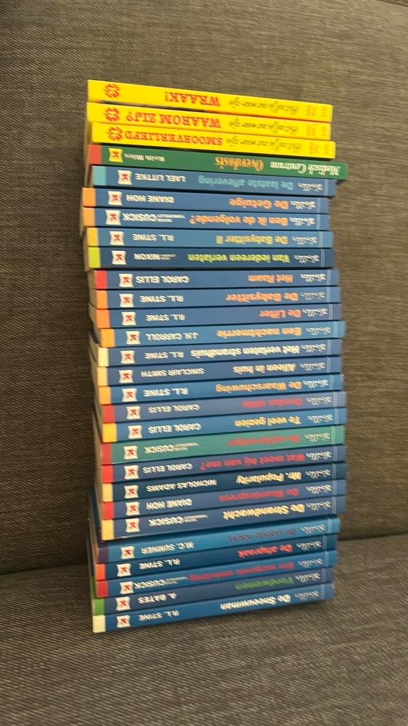 28 pocket leesboeken 12-15 jaar, Ophalen, Gelezen