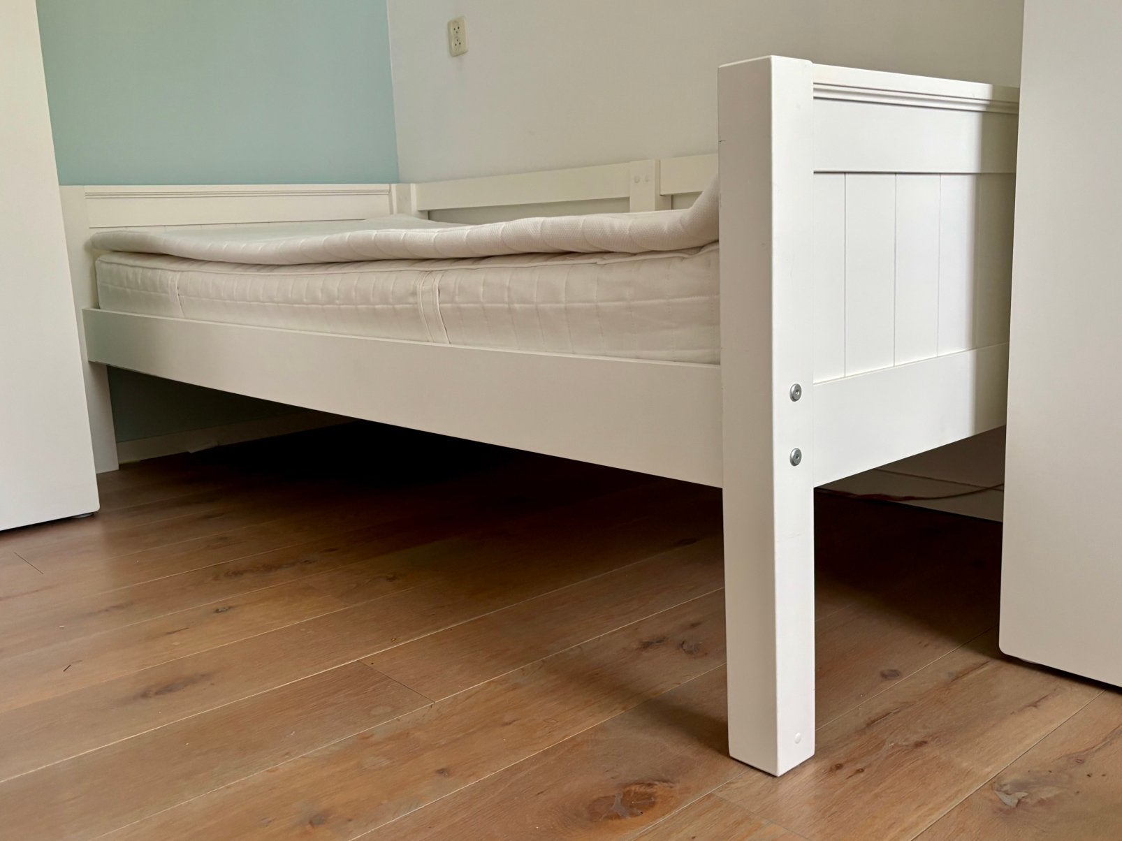 Stevige witte bedbank incl. matrassen (met wasbare hoezen), Ophalen, 90 cm, Eenpersoons, Wit