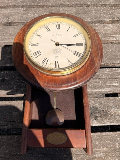 Kleine wandklok Saint Hubert Clockmaker – Fraco S.A. Quartz, Ophalen, Gebruikt, Wandklok
