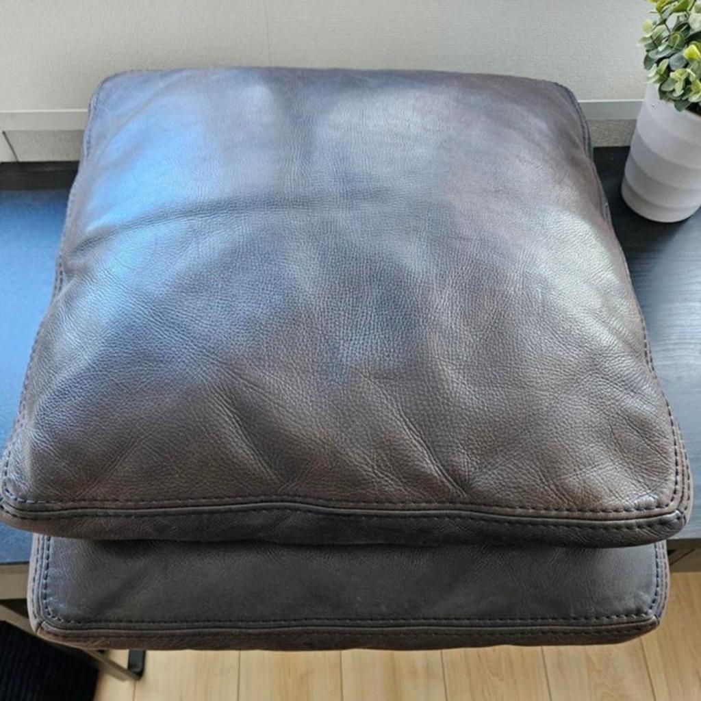 2 Leren kussens met Machalke  logo 55x55cm, Ophalen of Verzenden, Zo goed als nieuw, Bruin, Vierkant