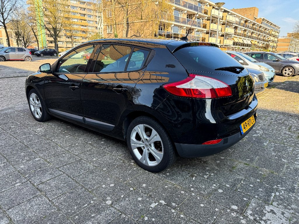 Renault Mégane  Nieuw APK /NAVI/CRUISE/CLIMA/PARKEERSENSOR, Auto's, Renault, Voorwielaandrijving, 4 cilinders, Zwart, Origineel Nederlands