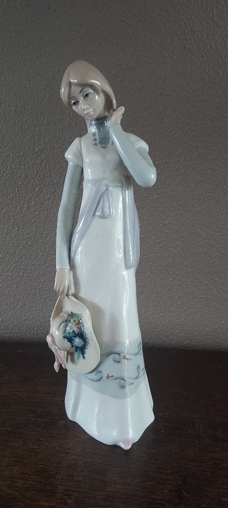 CASADES dame met hoed beeld, Ophalen of Verzenden, Zo goed als nieuw, Mens