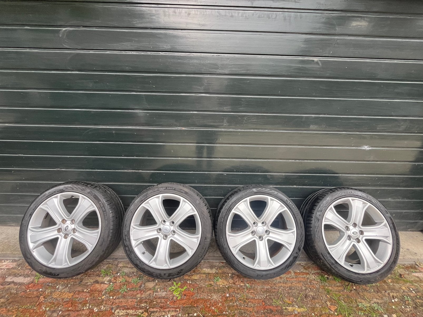 Originele Land Rover 20” inch zomerset 275 40 ZR20, Auto-onderdelen, Ophalen, Gebruikt, 275 mm, Banden en Velgen