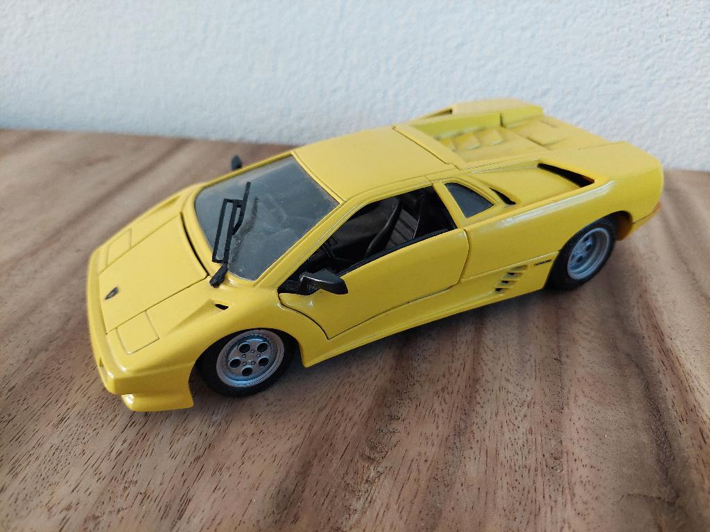 Maisto 1:24 Lamborghini Diablo, Gebruikt, Maisto, Ophalen of Verzenden, Maisto