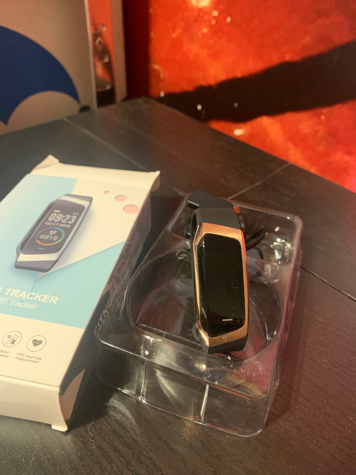 Nieuwe - All-in-one Smartwatch: armband in verpakking, Hartslag, Zwart, Nieuw, Ophalen of Verzenden