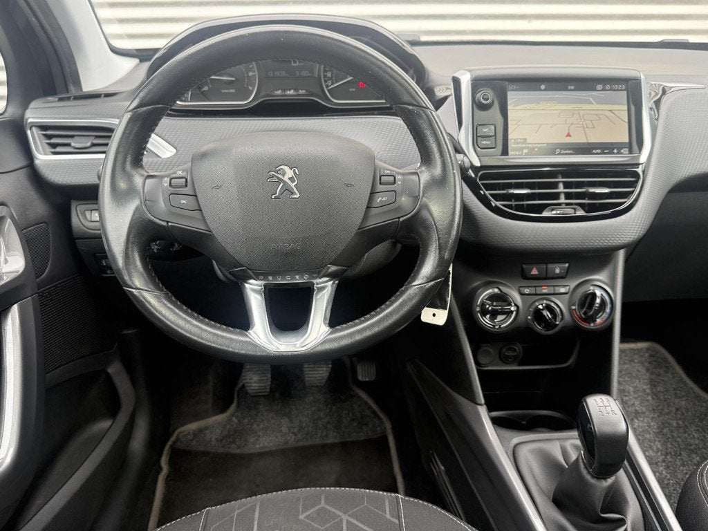 Peugeot 2008 1.2 PureTech Blue Lion 2e Eigenaar|Navi|Pano|Ca, Auto's, Peugeot, Voorwielaandrijving, Stof, Euro 6, Origineel Nederlands