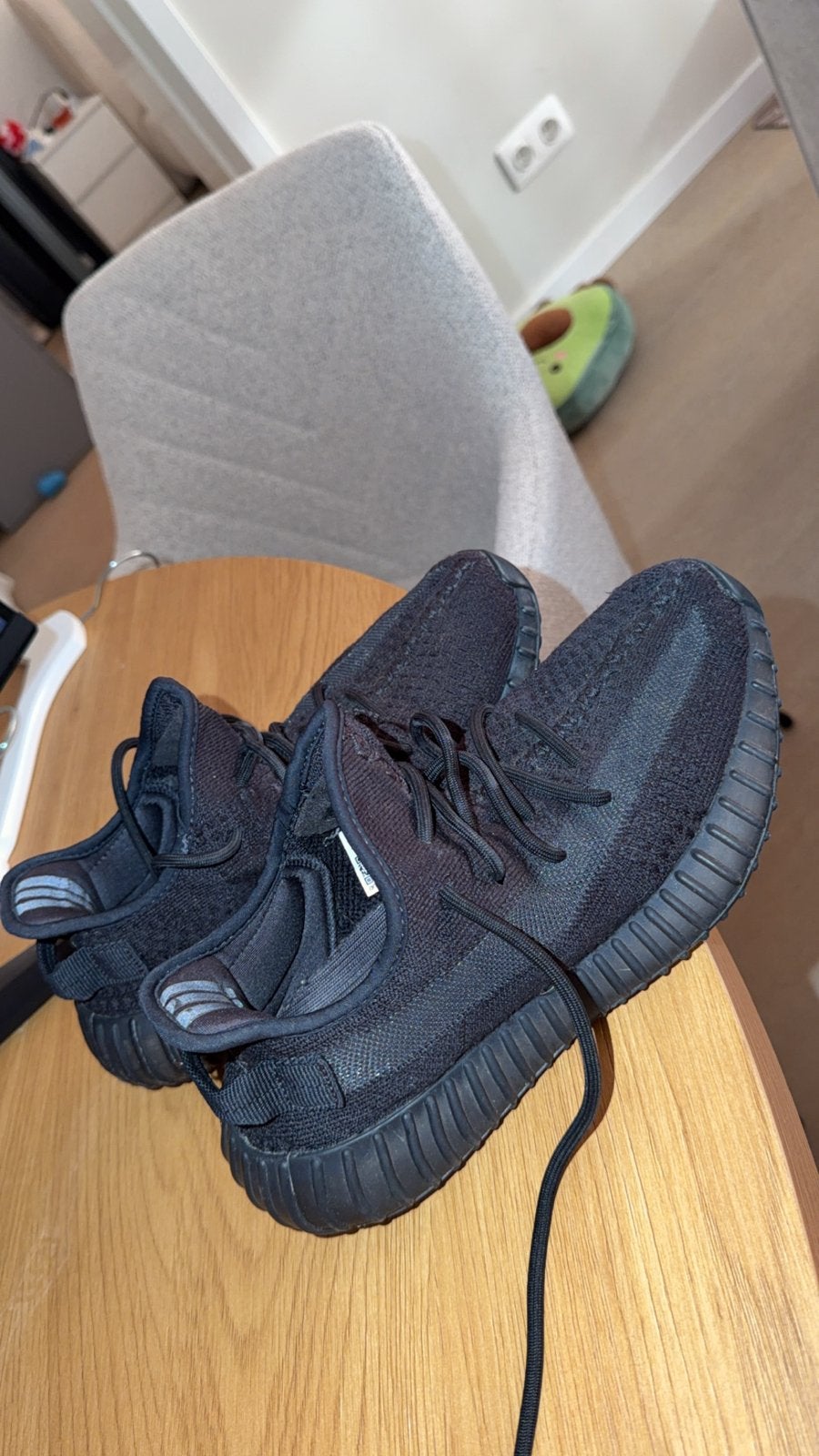 Yeezy Boost 350 V2 Grey - Zo goed als nieuw, Ophalen of Verzenden, Zo goed als nieuw, Overige kleuren, Sneakers of Gympen
