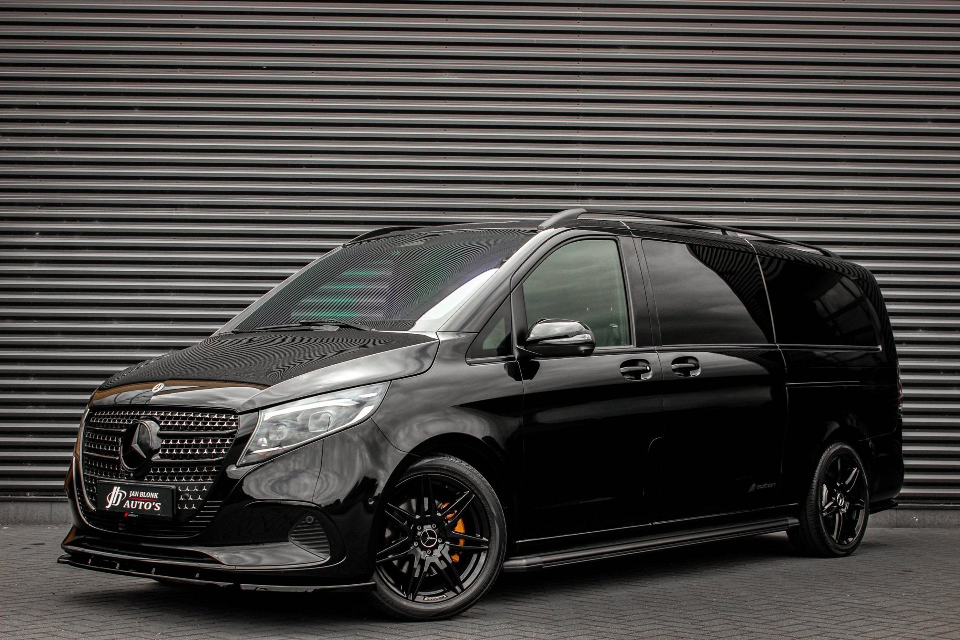 Mercedes-Benz V-klasse 300d L3 240PK JB-EDITION EXTRA LANG /, Automaat, Achterwielaandrijving, Gebruikt, Zwart