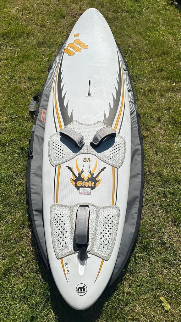 Windsurfboard Mistral Style 85 liter Wave Freestyle 85 liter, Ophalen, Minder dan 250 cm, Zo goed als nieuw, Met vin(nen)