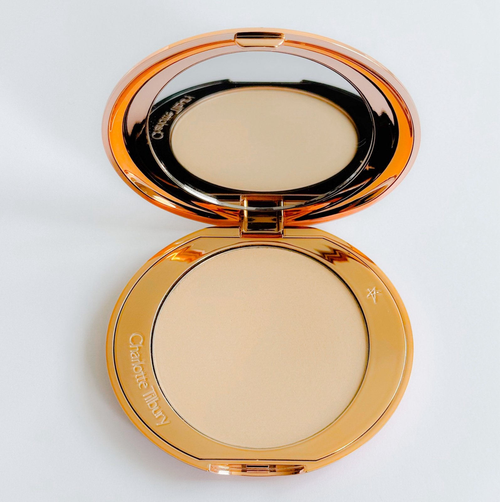 Charlotte Tilbury Airbrush Flawless Finish Powder 1 Fair, Verzenden, Zo goed als nieuw, Gehele gezicht, Make-up