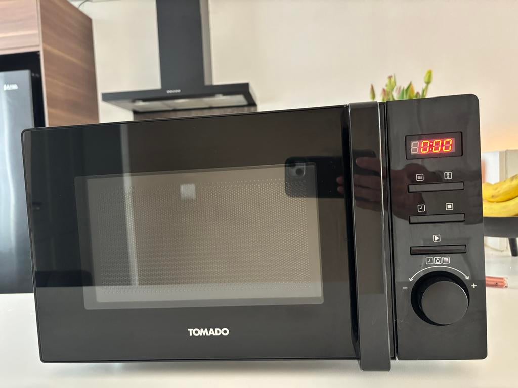 Tomade magnetron zo goed als nieuw, Ophalen, Zo goed als nieuw