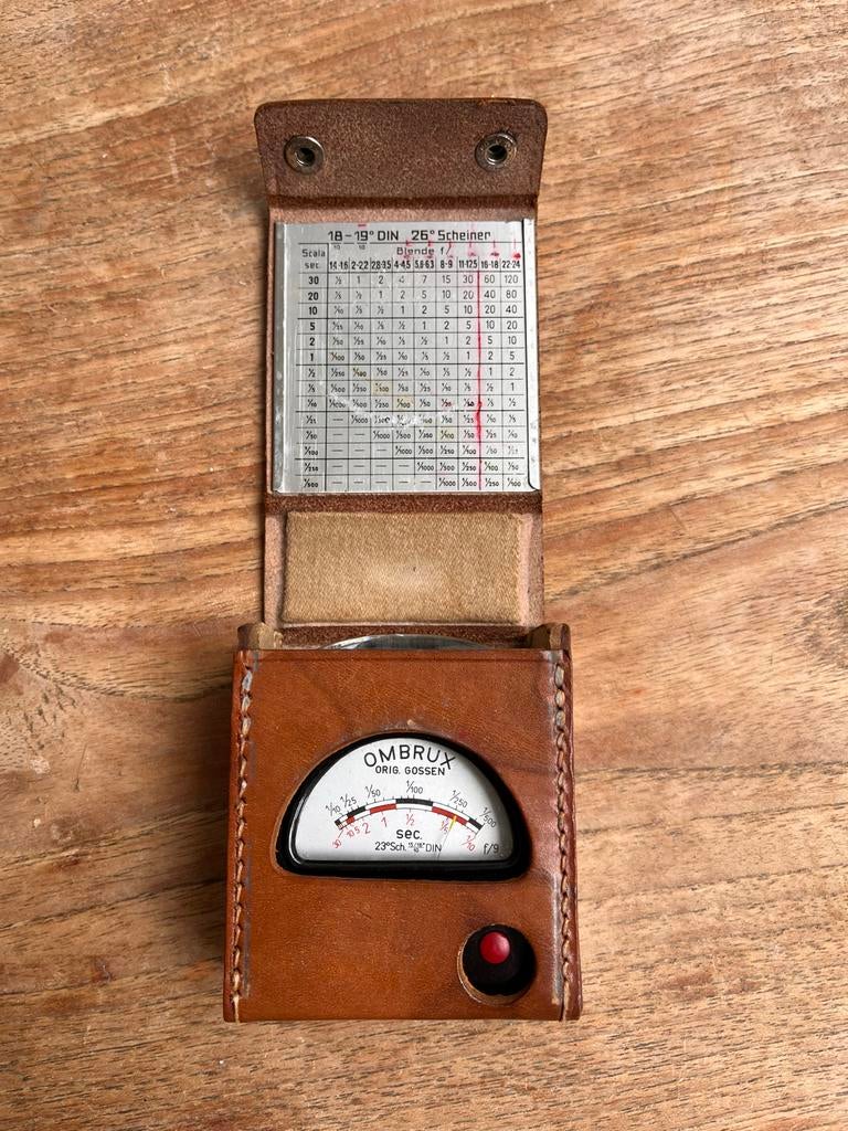 Vintage Gossen Ombrux lichtmeter jaren '50 met leren hoes, Ophalen of Verzenden, Gebruikt, Draagbaar