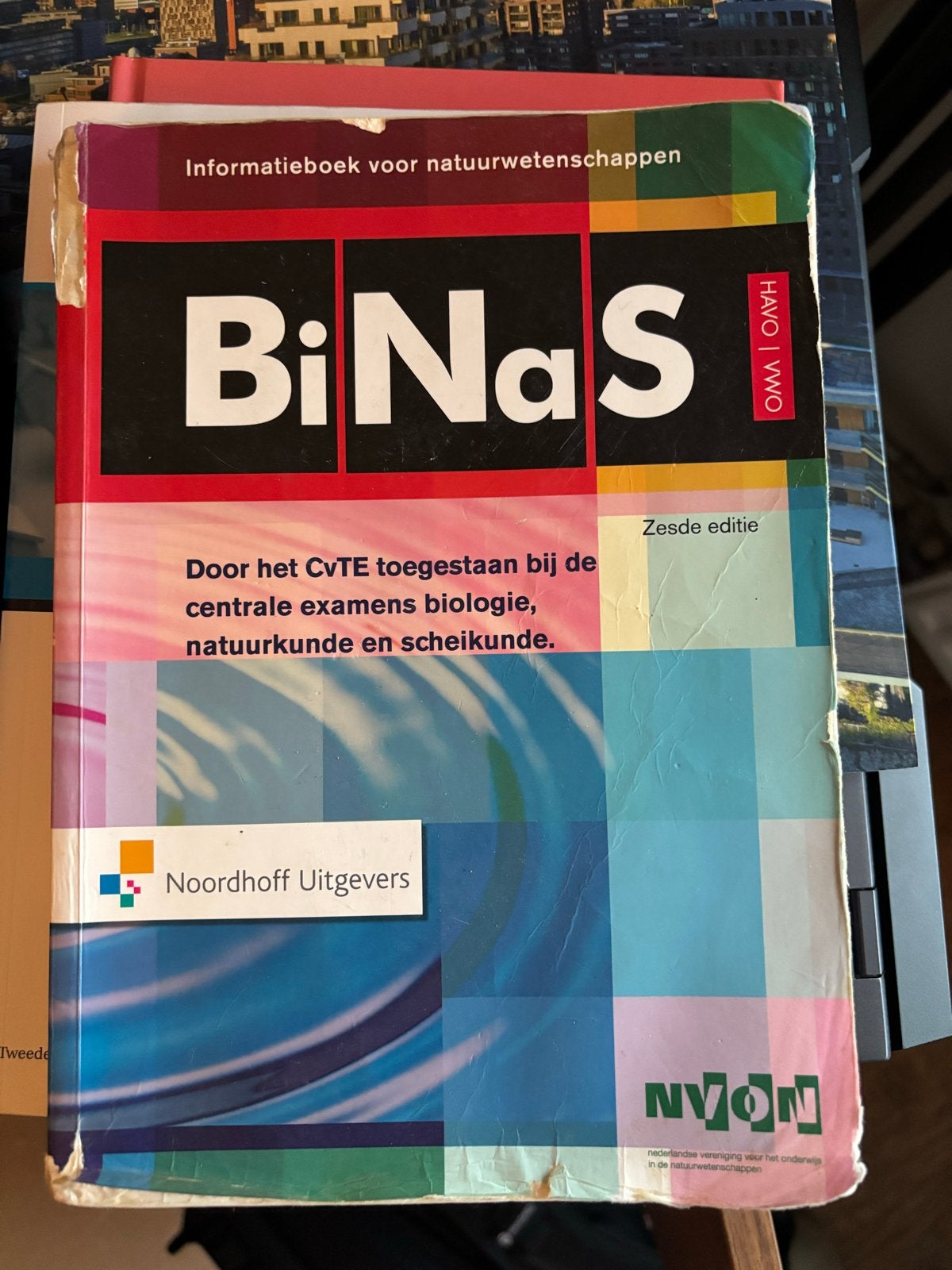 BINAS zesde editie - Informatieboek natuurwetenschappen, Ophalen of Verzenden, Beta, Gelezen, Overige niveaus