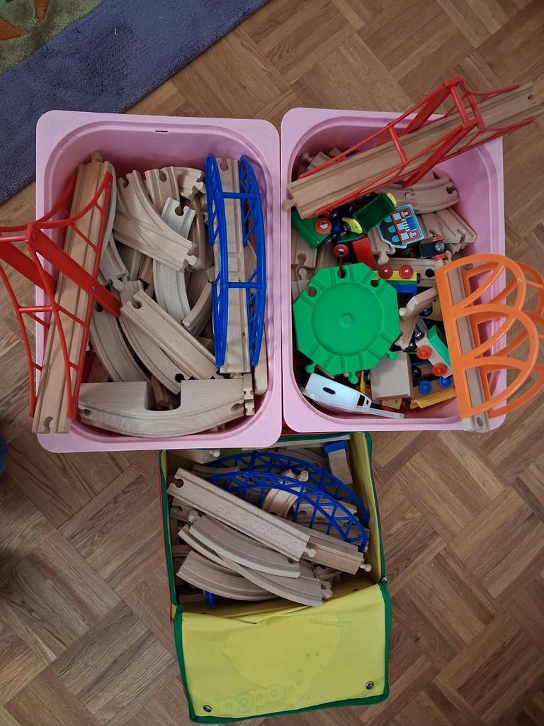 Grote partij houten treinbaan met accessoires, Ophalen of Verzenden, Zo goed als nieuw, Overige typen