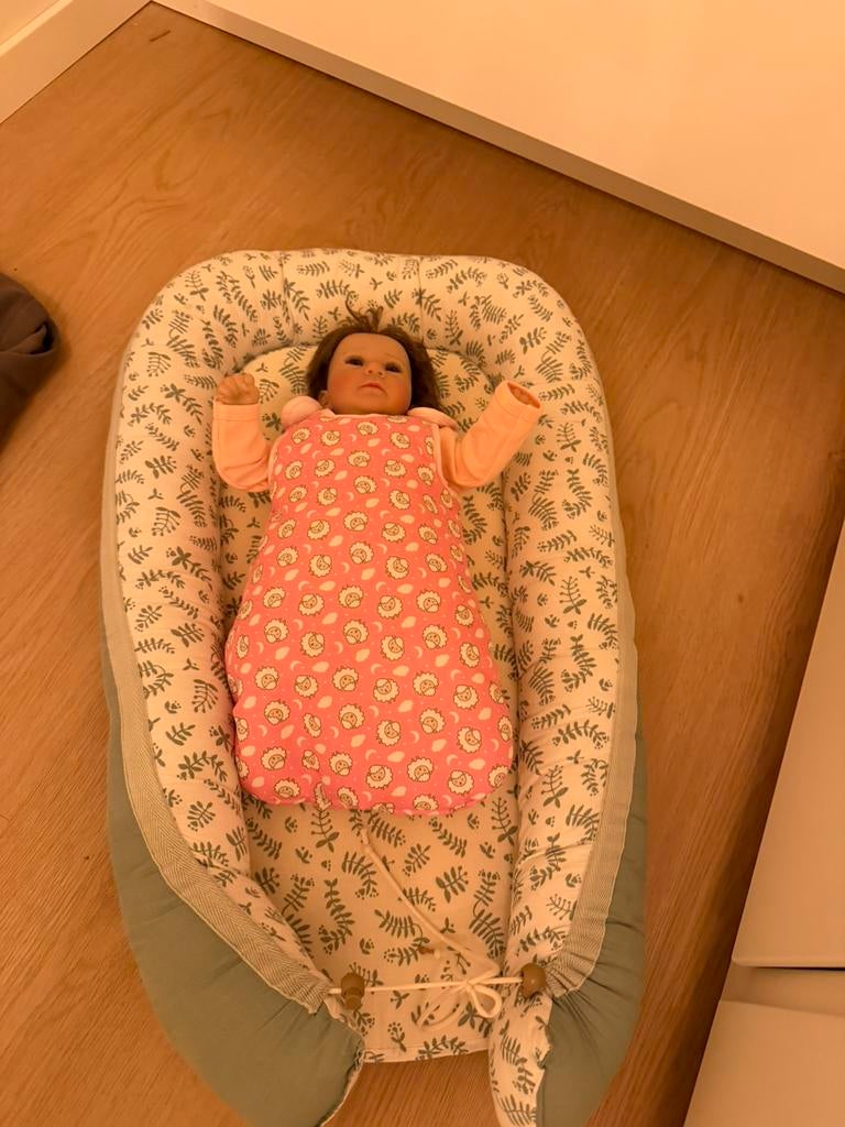 poppenset met kleren en aankleedkussen, Ophalen, Zo goed als nieuw, Poppenhuis