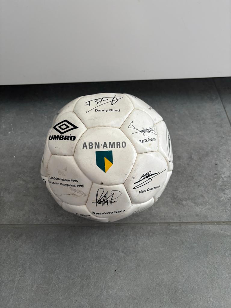 Gesigneerde Ajax Landskampioen 1995 Voetbal, Ophalen of Verzenden, Gebruikt, Bal