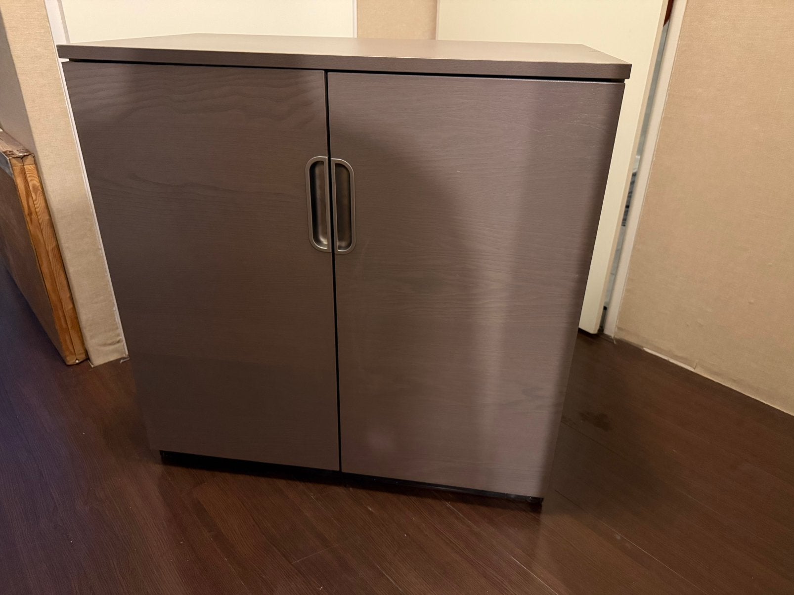 ️ IKEA GALANT kantoorkast – grijs/taupe, 2-deurs, Huis en Inrichting, Kasten | Roldeurkasten en Archiefkasten, Ophalen, 50 tot 100 cm