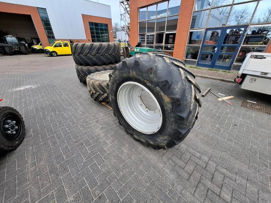 Michelin xeobib 710/60r42 op velg, Ophalen