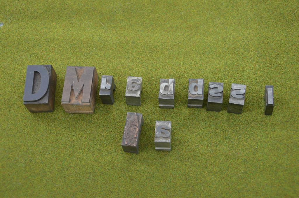 11 antieke stempels ijzer, de meeste zijn letters, Ophalen of Verzenden