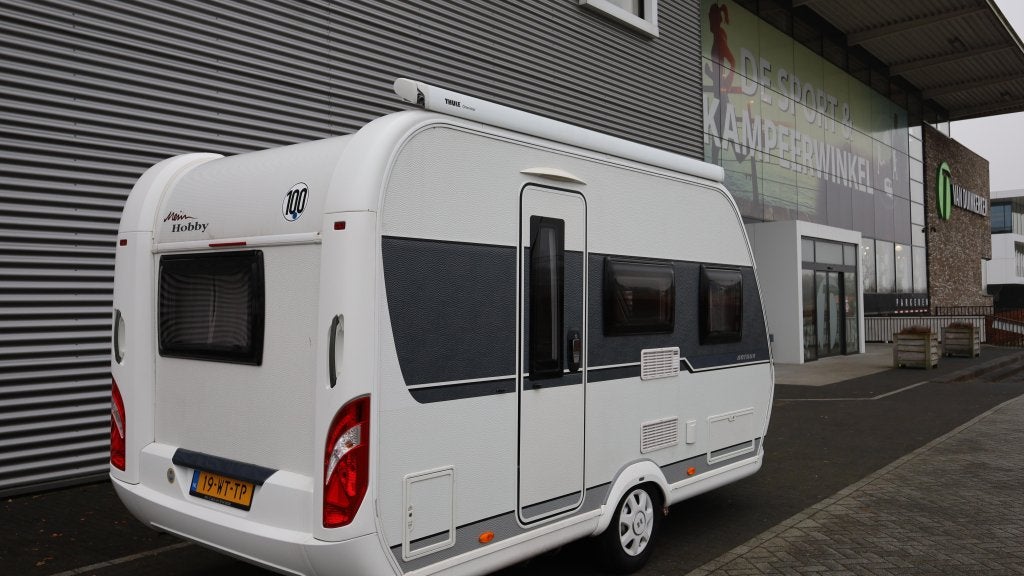 Hobby On Tour 390 SF Mover + dakluifel, Caravans en Kamperen, Caravans, Hobby, Bedrijf, Treinzit, Tot en met 3