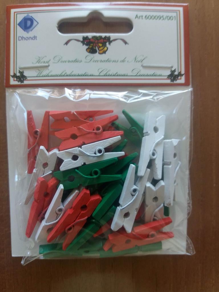 500 blisters (30st) miniwasknijpers kerstkleuren, Ophalen of Verzenden, Nieuw