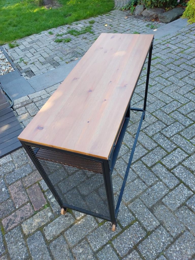 Modern bureau met houten blad en metalen frame, Ophalen, Opbergruimte, Gebruikt, Hout