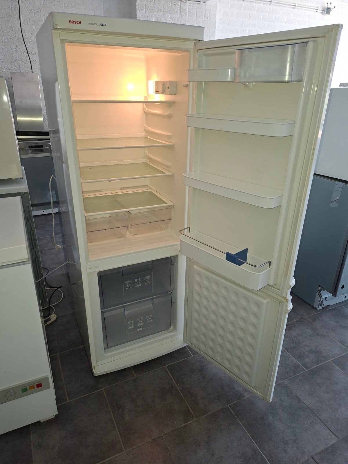 BOSCH KOELVRIESCOMBINATIE, Witgoed en Apparatuur, Koelkasten en IJskasten, Ophalen, Gebruikt, 200 liter of meer, Met aparte vriezer