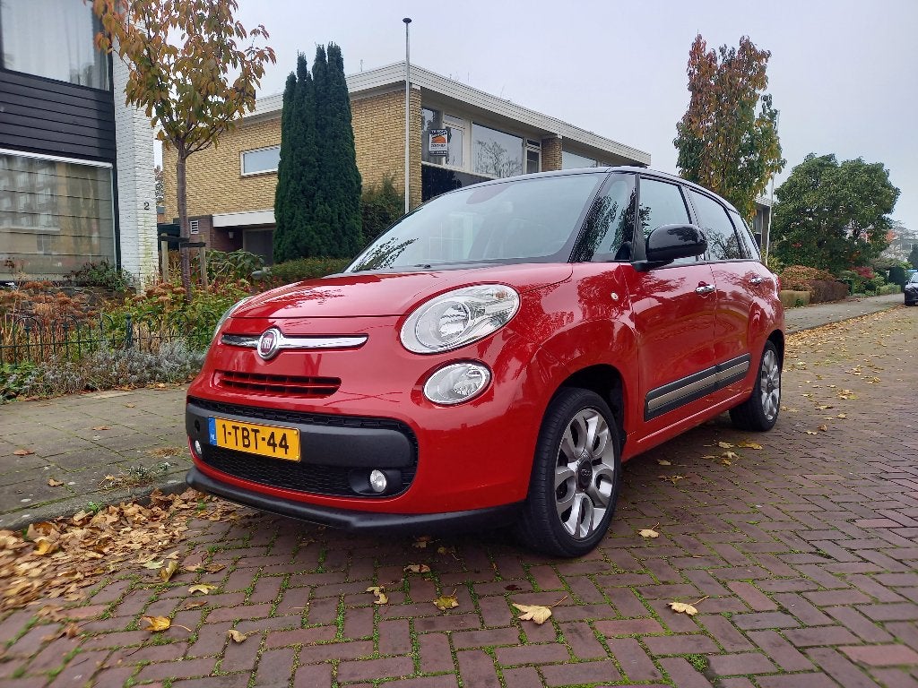 Fiat 500L 0.9 Twinair Living 7P 2014 Rood, Origineel Nederlands, Handgeschakeld, Grijs, Particulier