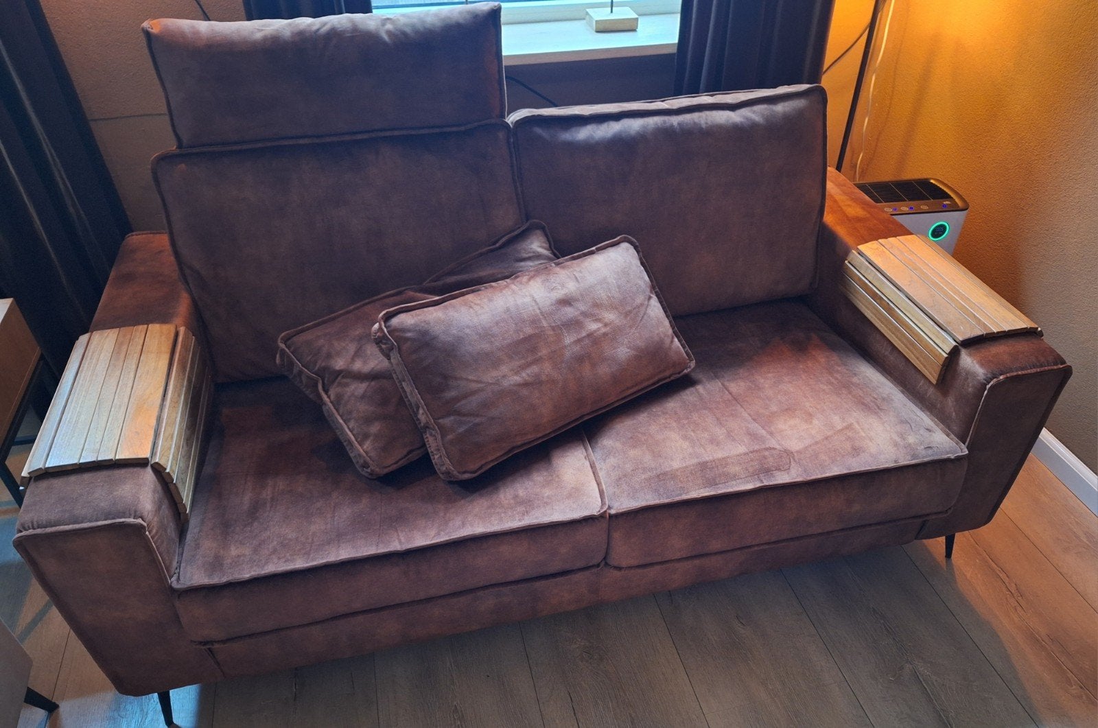 Comfortabele 2-zitsbank in bruine stof, Ophalen, Gebruikt, Modern, industrieel, 150 tot 200 cm