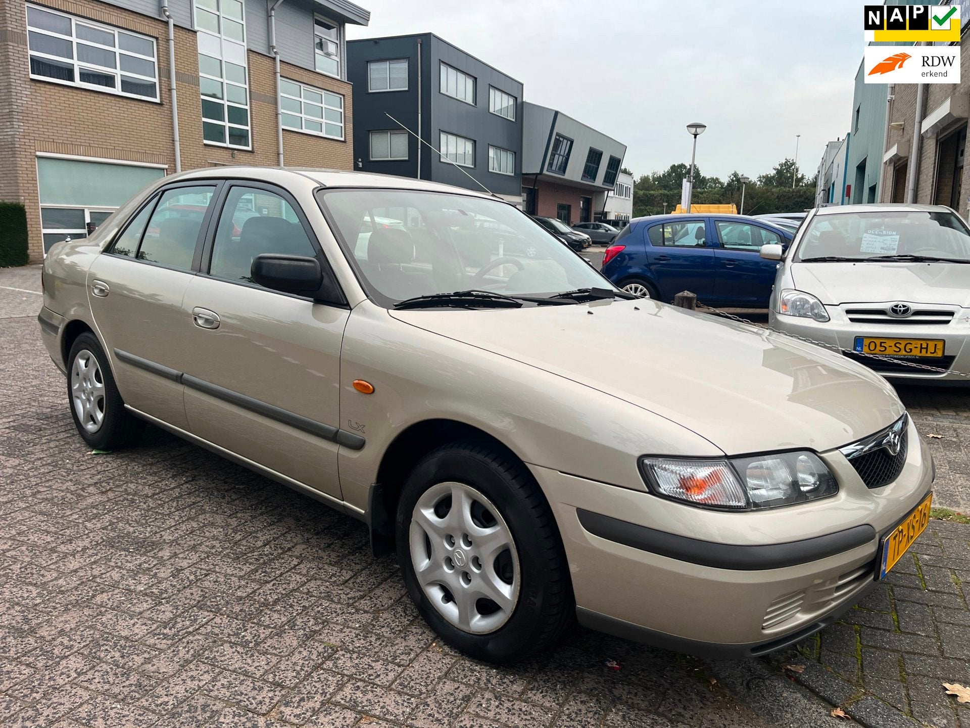 Mazda 626 1.8i LX sedan NIEUW STAAT. 54528 NAP., Auto's, Dealer onderhouden, 1840 cc, 49 €/maand, Origineel Nederlands