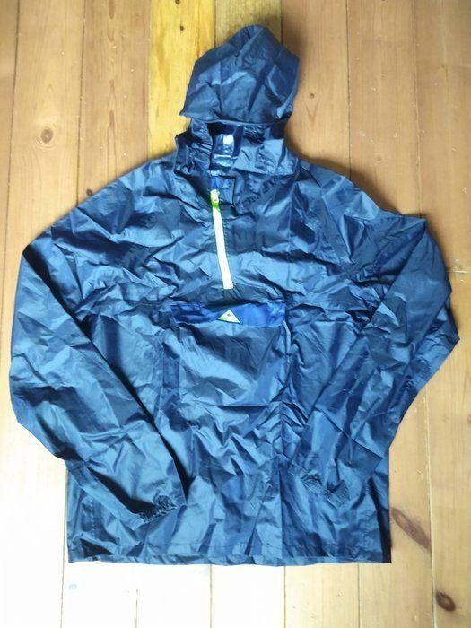 Decathlon regenjas 134 / 140, Kinderen en Baby's, Kinderkleding | Maat 134, Ophalen of Verzenden, Gebruikt, Jongen of Meisje, Jas