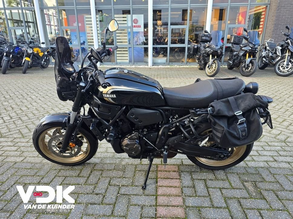 YAMAHA XSR 700 (bj 2024) 37,028 km, 2 cilinders, Motorrijbewijs A, Bedrijf, Onbekend