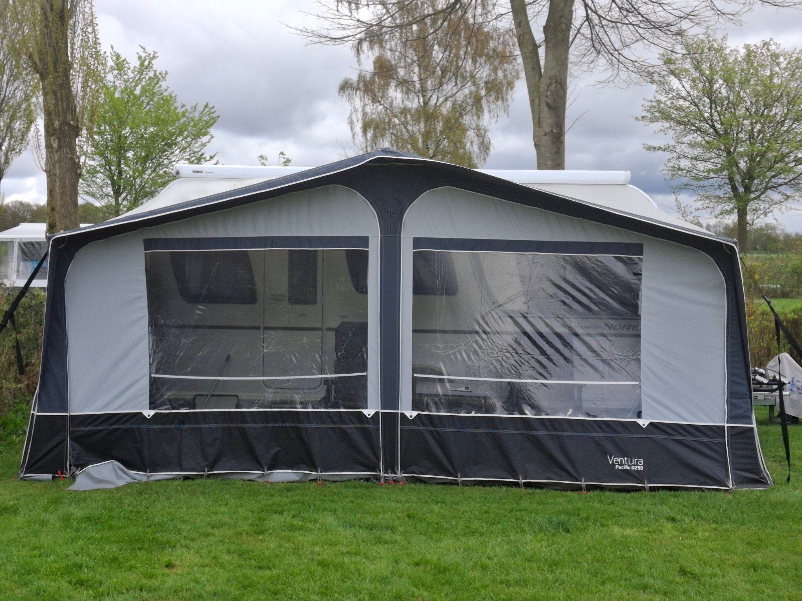 buitentent Ventura Pacific 250 met luifel, Ophalen, Zo goed als nieuw, Unico Ventura