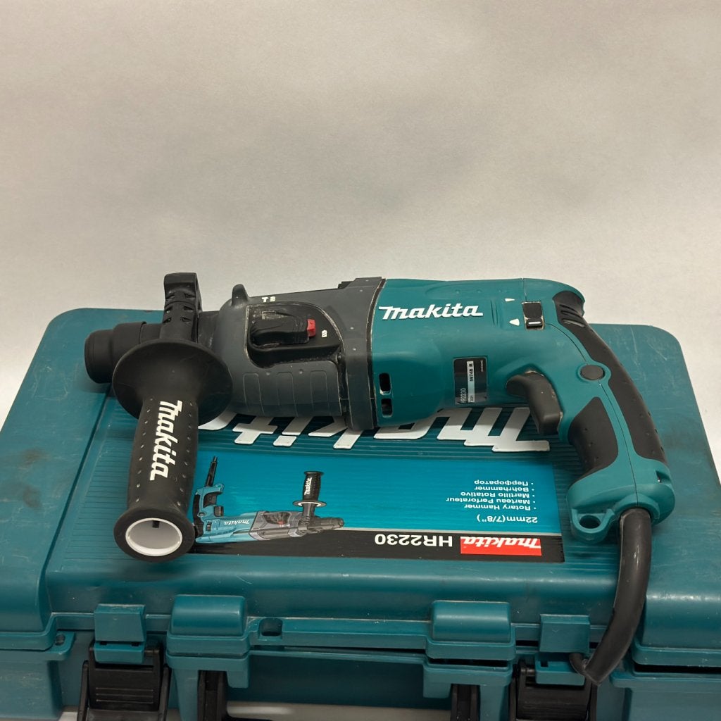 Makita HR2230 Boorhamer, Doe-het-zelf en Verbouw, Gereedschap | Boormachines, Makita, Zo goed als nieuw, Support@makita.com, Makita Corporation, 3-11-8, Sumiyoshi-cho, 
Anjo, Aichi 446-8502
Japan