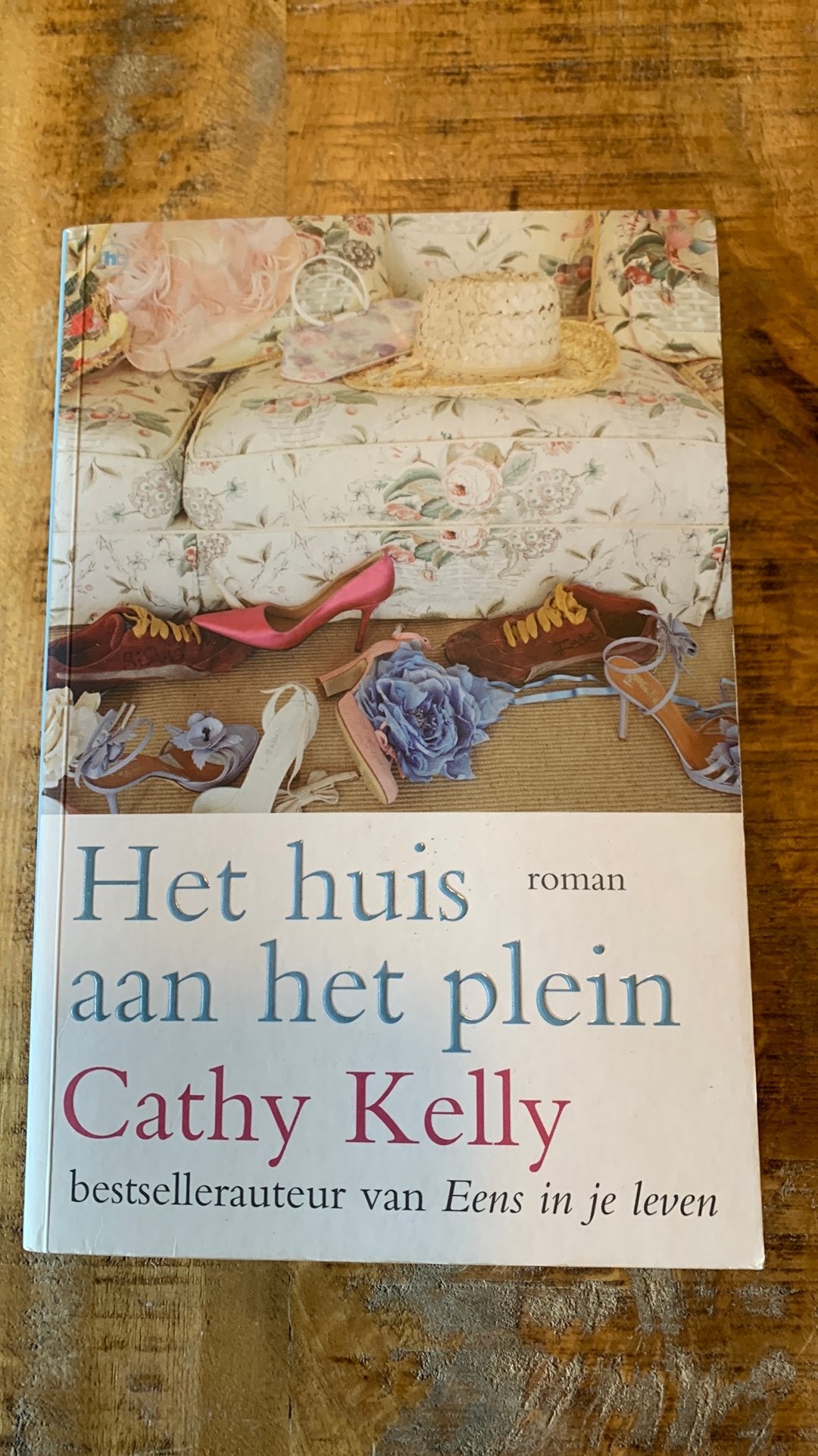 Het huis aan het plein., Ophalen of Verzenden, Gelezen