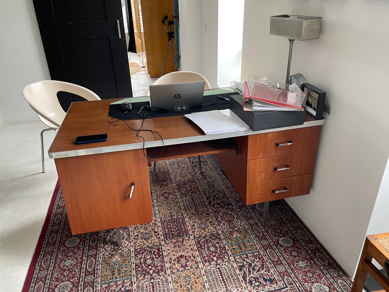 Klassiek bureau met lades en kasten, Ophalen, Gebruikt, Hout, 140 cm