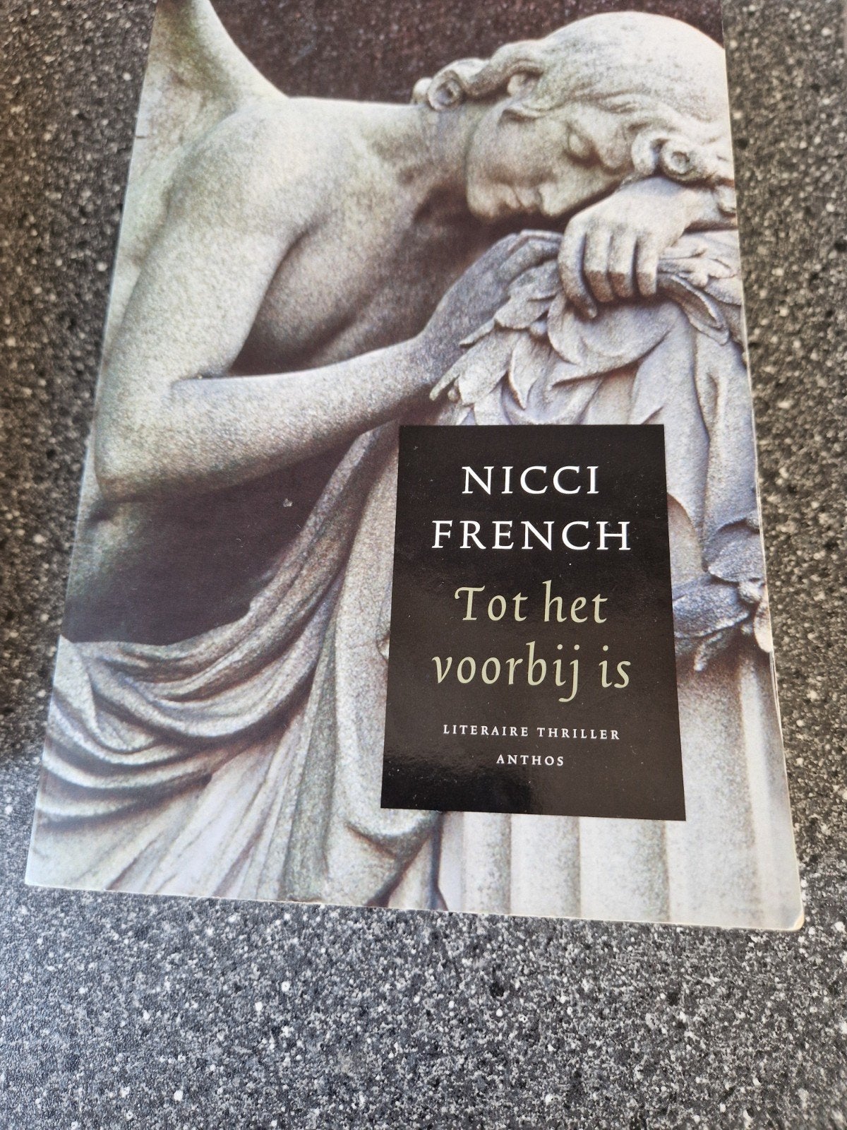 Thriller boeken: Nicci French & Ann Clee, Ophalen of Verzenden, Gelezen, Nicci French, Ann Cleeves, Europa overig