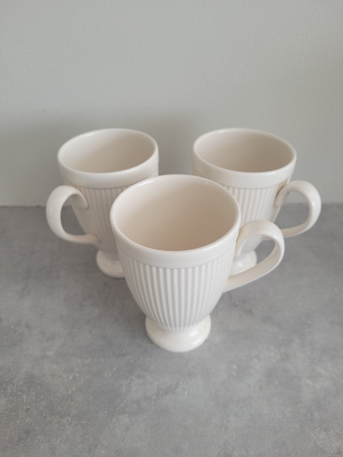Wedgwood Windsor bekers op voet - Set van 3, Huis en Inrichting, Keuken | Servies, Ophalen, Klassiek, Mok, Zo goed als nieuw