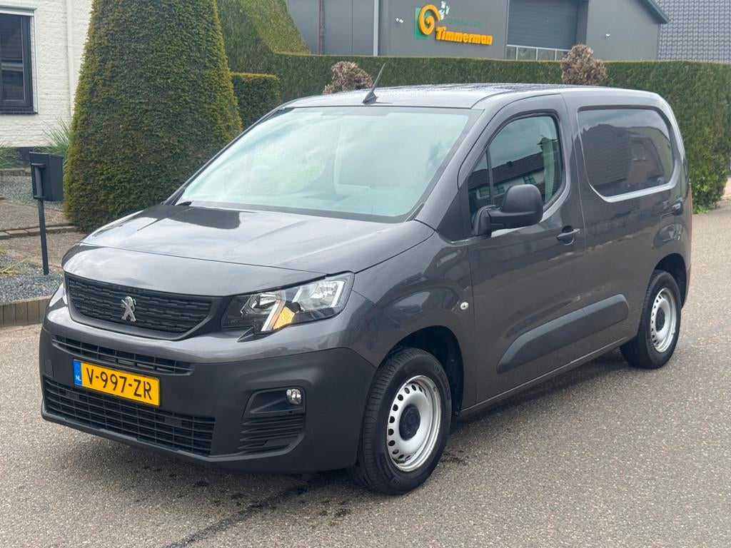 Peugeot Partner 1.6 BlueHDI Premium 2019 Navi/Airco, Auto's, Bestelauto's, Voorwielaandrijving, Gebruikt, 4 cilinders, 23 km/l