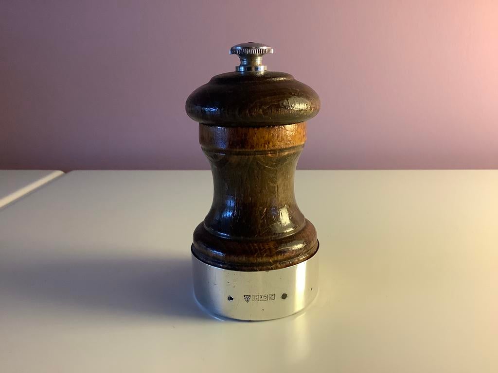 Peugeot pepermolen met zilveren band., Ophalen of Verzenden