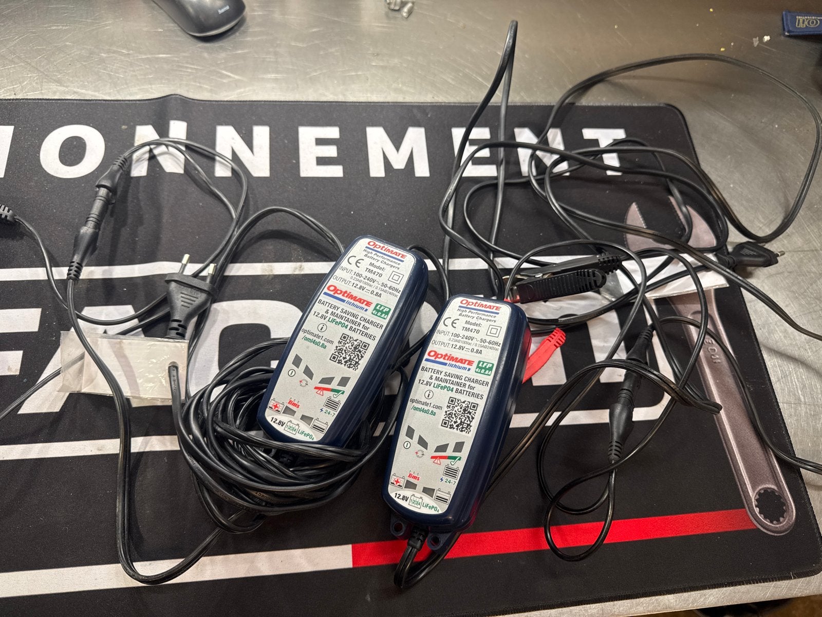 2x Optimate TM470 Lithium Acculader 12.8V 0.8A, Gebruikt, Universele onderdelen