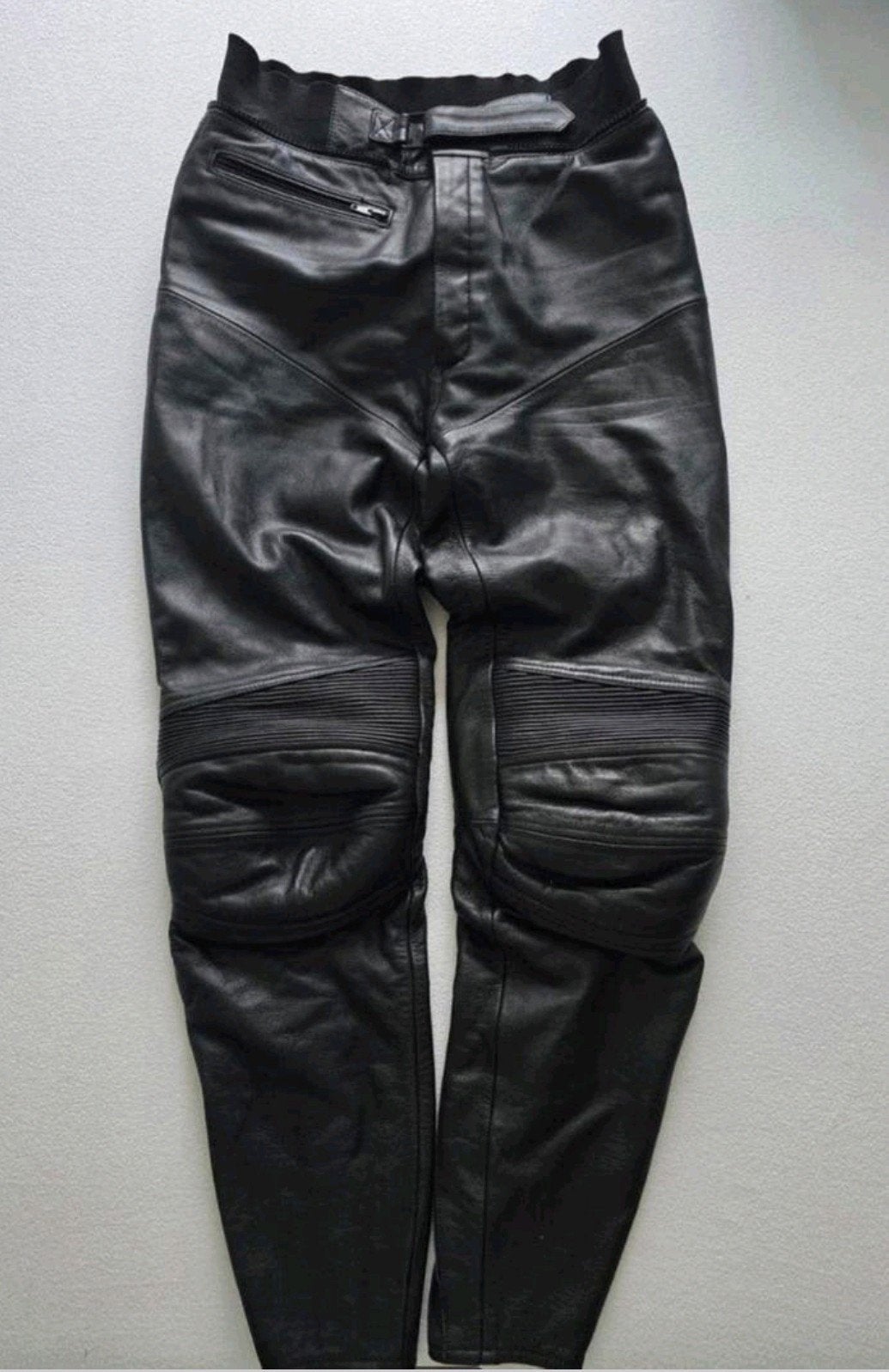 zo goed als nieuw
Motor rijBroek dames, Motoren, Kleding | Motorkleding, Ophalen of Verzenden, Tweedehands, Dames, Broek | leer
