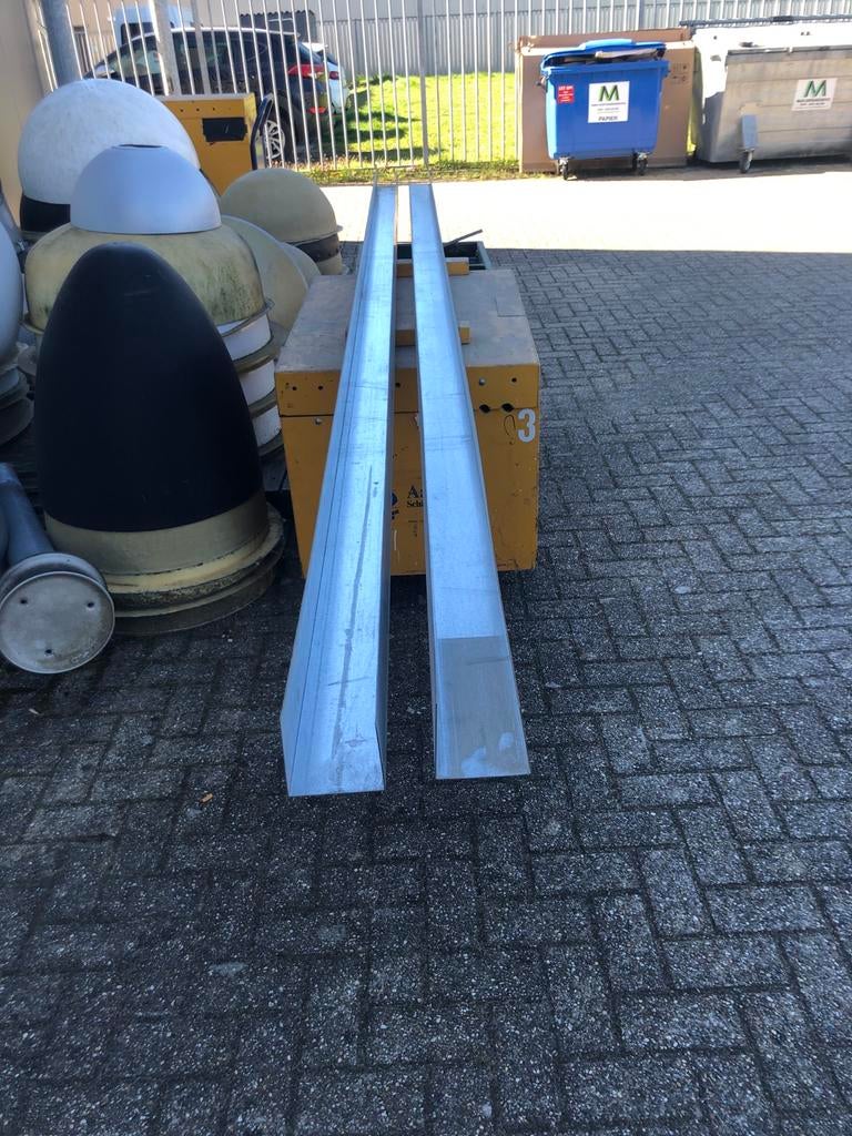 Aluminium profielen - 2 stuks, Ophalen of Verzenden, Gebruikt, Aluminium