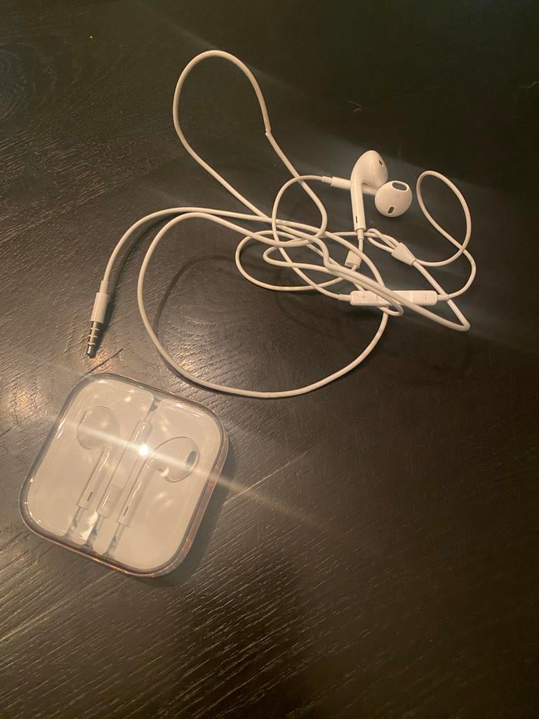Apple EarPods met 3.5mm koptelefoonaansluiting, Audio, Tv en Foto, Koptelefoons, Zo goed als nieuw, Overige merken, Ophalen of Verzenden