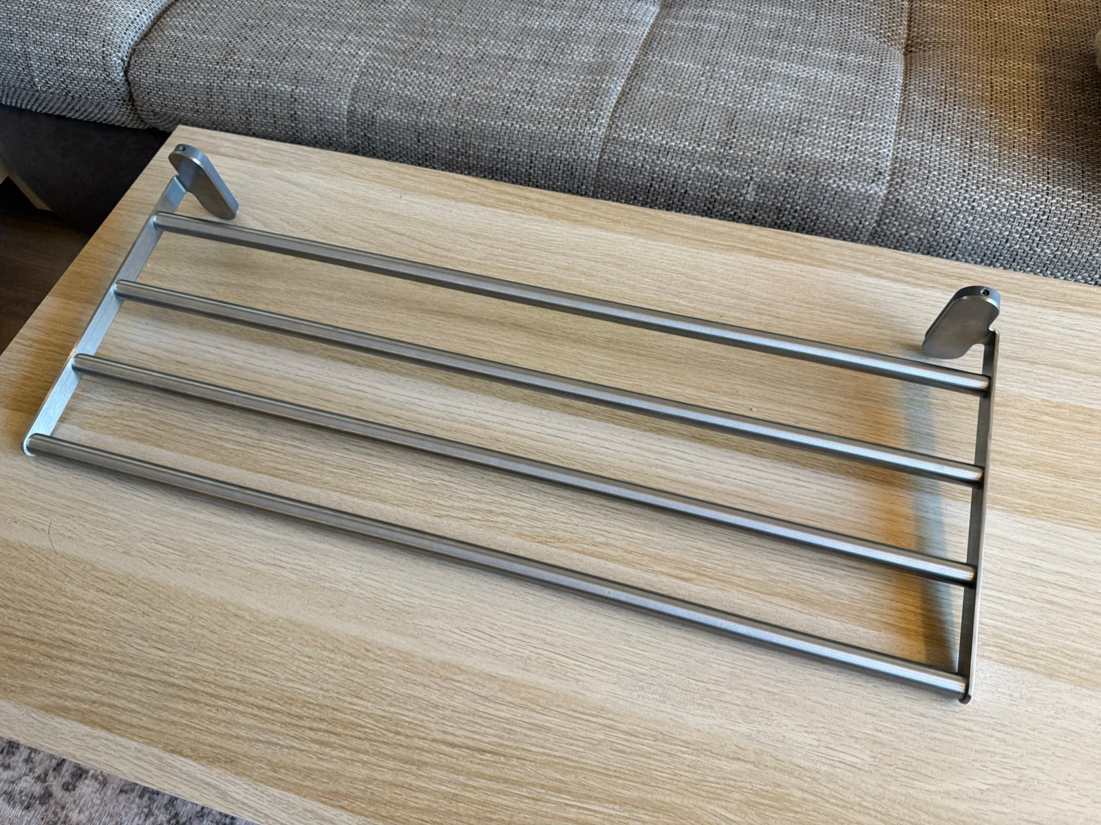 IKEA BROGRUND Handdoekenrek RVS 67x27 cm, Handdoekenrek, Zo goed als nieuw, Zilver, Ophalen