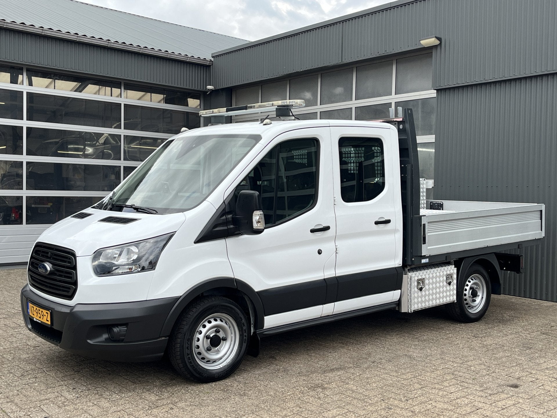 Ford Transit 310 2.0 TDCI DC BTW VRIJ! Euro 6 Open laadbak P, Voorwielaandrijving, 4 cilinders, 7 stoelen, Origineel Nederlands