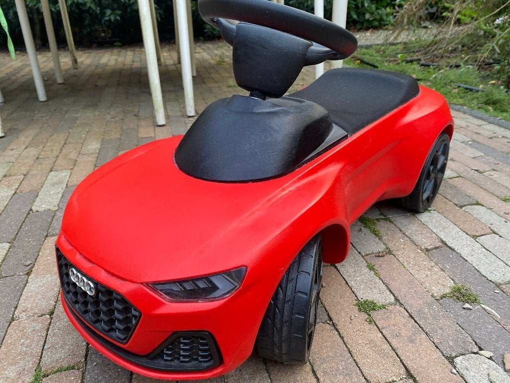 Audi quattro junior | Loopauto, Kinderen en Baby's, Ophalen, Zo goed als nieuw